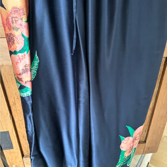 Stunning silk dress by warm, size 3(similar to medium) by WARM - Picture 3 of 3